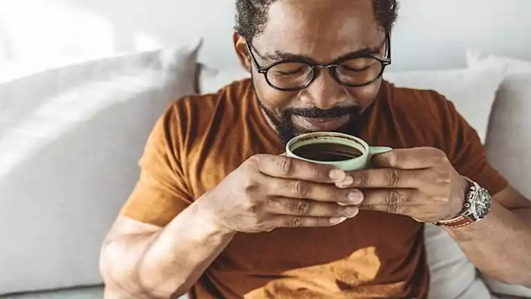 كيف تؤثر القهوة على نشاط الدماغ؟
