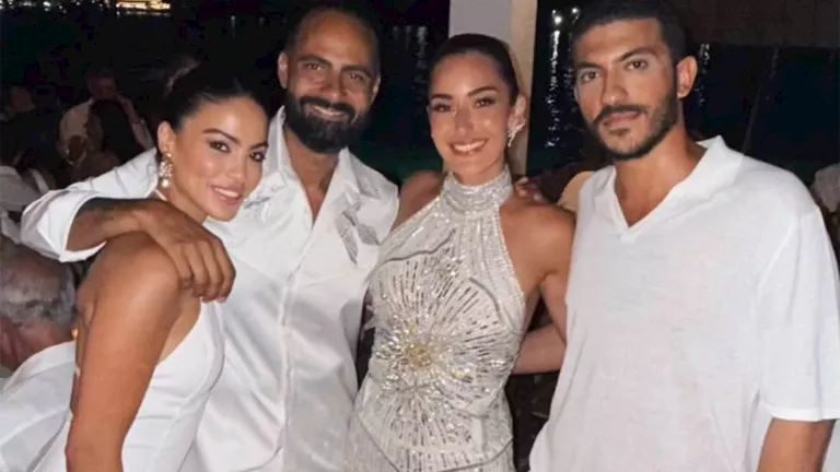  أمينة خليل ترقص مع والدها في حفل زفافها باليونان.. صور و