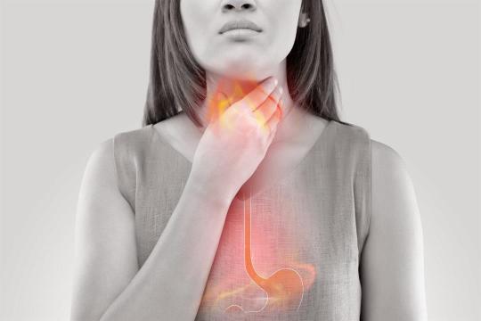 5 أسباب شائعة وراء حموضة المعدة.. لا تتجاهل السبب رقم 3